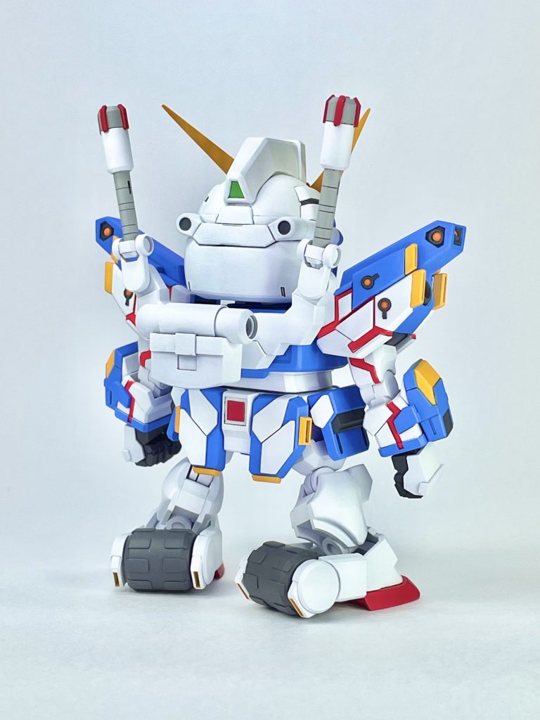 CSフレームの長さを調整しながら組み込みつつ、不足する部分は新設しました。特に、バックパック基部、下半身はスクラッチ部品多数です。