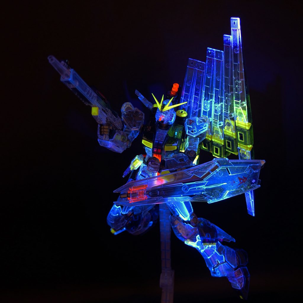 蛍光塗装は塗装も大変ですが撮影が一番大事ですね、撮り方次第でもっと綺麗になりそうです。肉眼でみるとさらに綺麗🥺