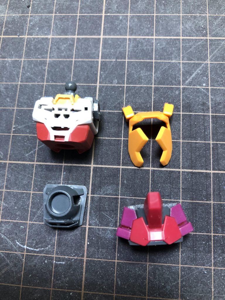 胴体のパーツ分割はこんな感じです。エクシア胴マジ優秀