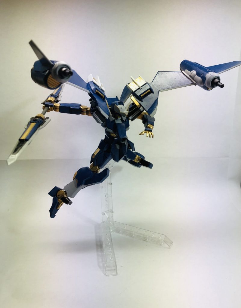 ジャベリンはバインダーガンとモンテーロのジャベリンを組み合わせて。柄を差し替えて分離・連結します。