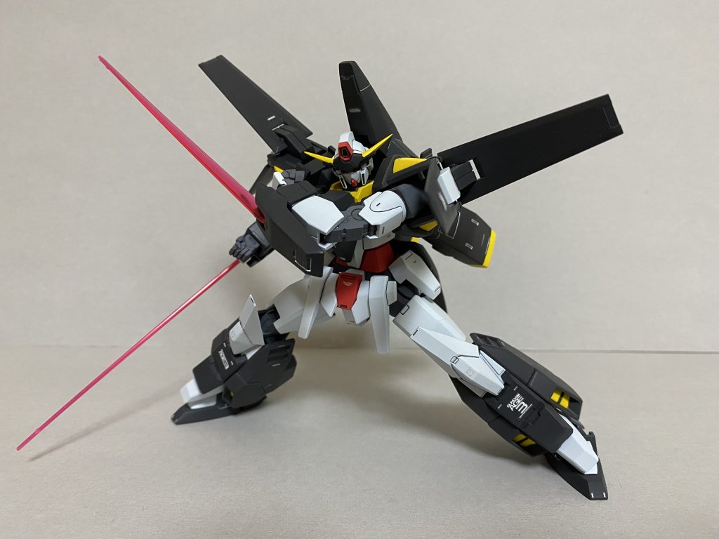 ビームサーベルはAGE-FXのデータを参考に腕部に固定されています