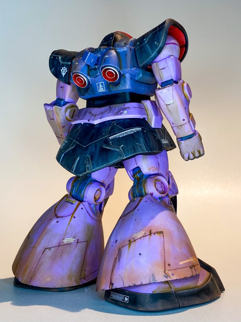 リアスカートのみ好みでリックドムに。ウェザリングが決まらずちょっと汚し過ぎたなと反省。