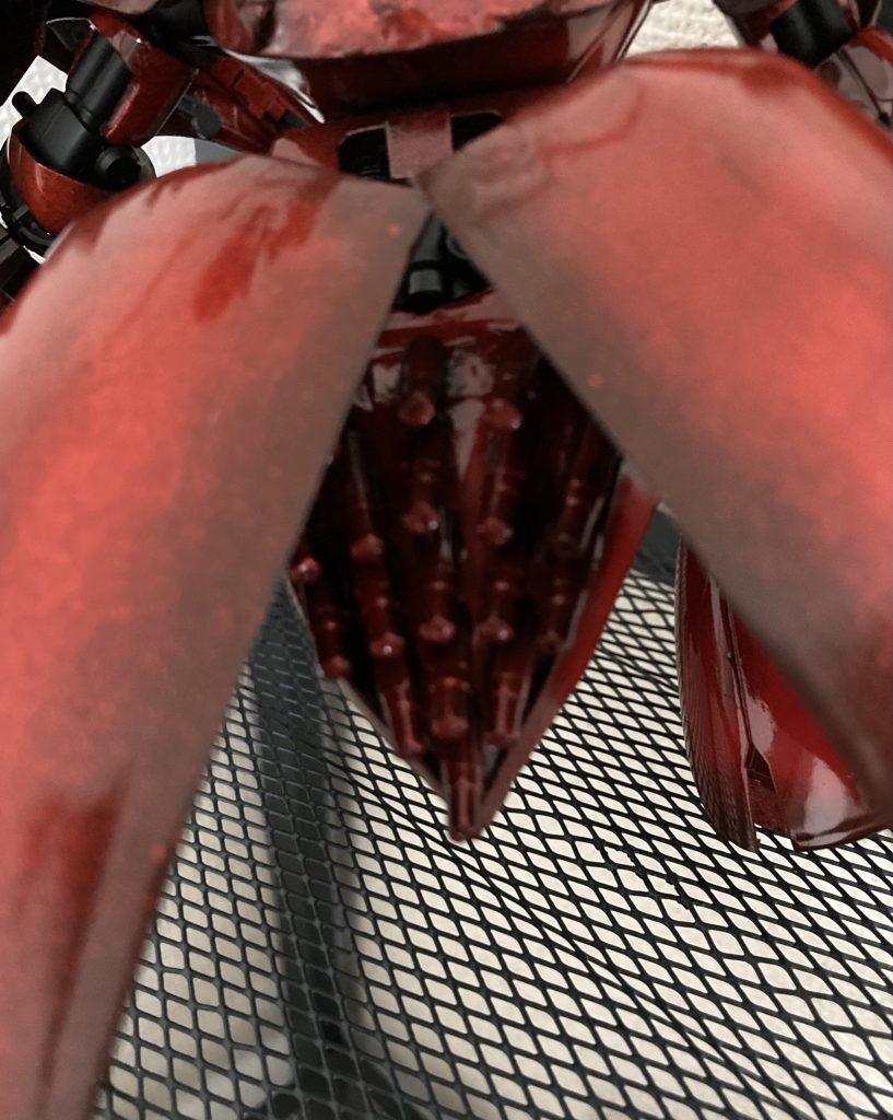 サザビーのリアアーマーにキュベレイのファンネルラックを移植ファンネルはキュベレイのだと小さかったので、ロケット鉛筆をそれっぽく取付残念ながら取り外し不可