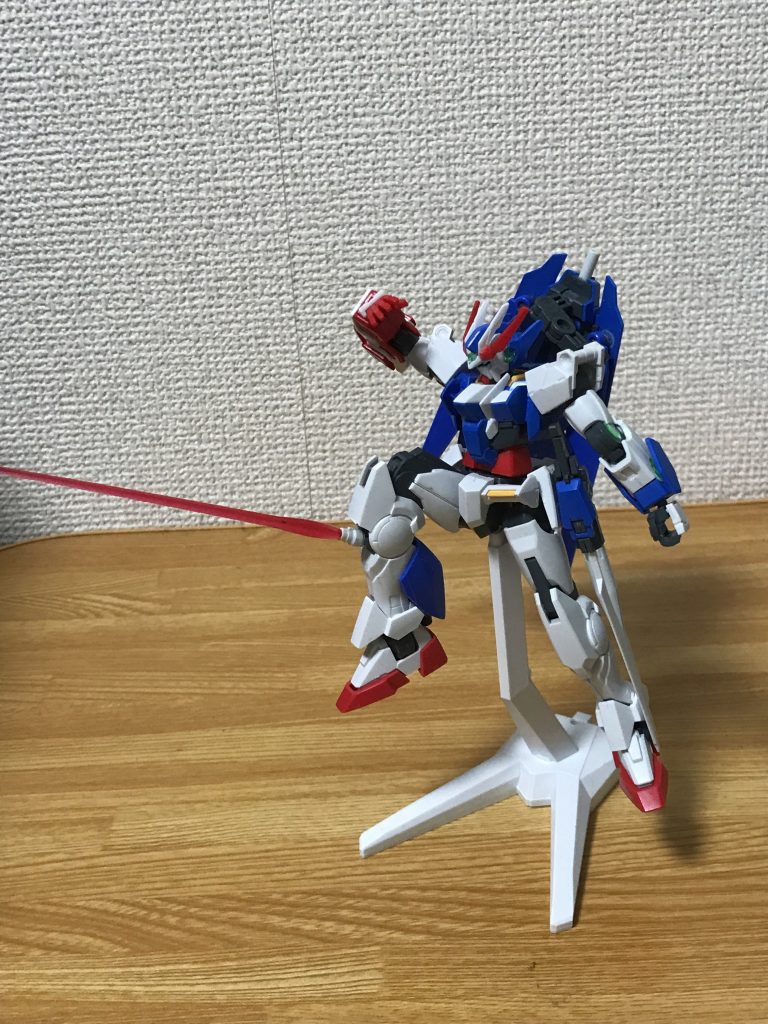 しれっと膝にも仕込みサーベルw個人的に隠し武器とか好きなのでw