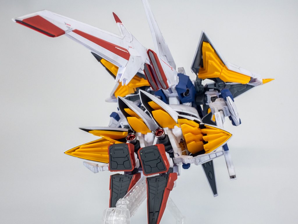 後ろから見るとミノフスキークラフトが圧巻の迫力です。