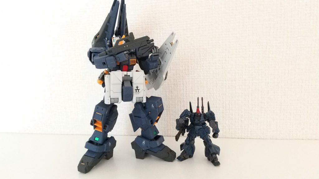 HGと比べると、こんなに小さい！ガンマカでちまちま塗ってましたが、すごく楽しかったです。第2弾も楽しみですね！