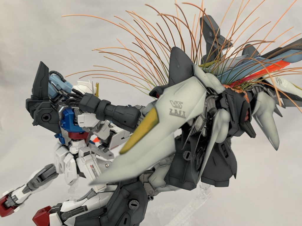 ジン側からいい感じに対艦刀が入ってますね(゚∀゚)