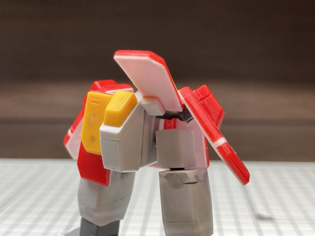 股関節は可動域を広げれるようにしてあります！