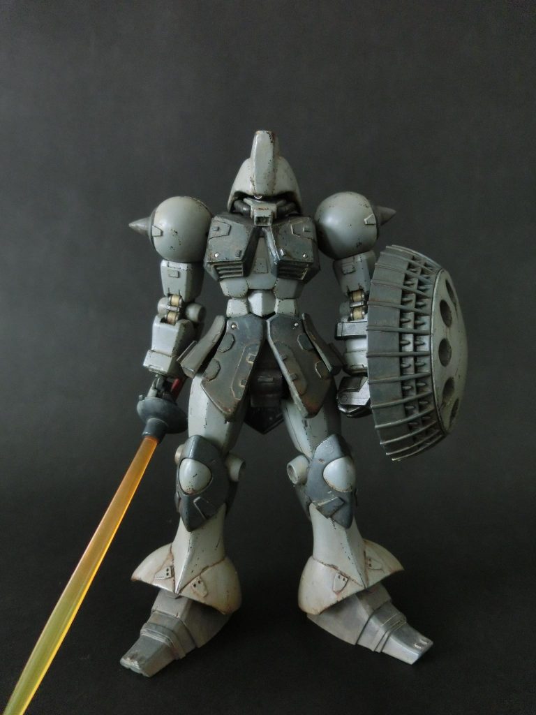 ザクとマラサイ、ガルバルディあたりが混ざったような頭部になりました。