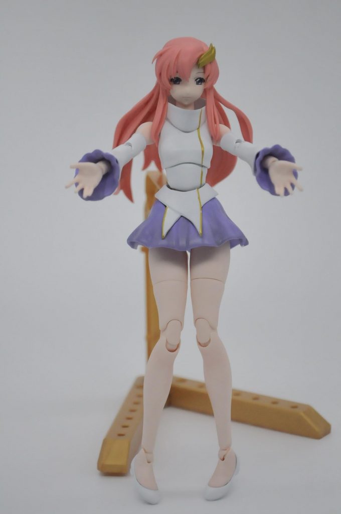 肌にも赤味を足した色でシャドウ吹いてますが画像ではほぼわかりませんね。