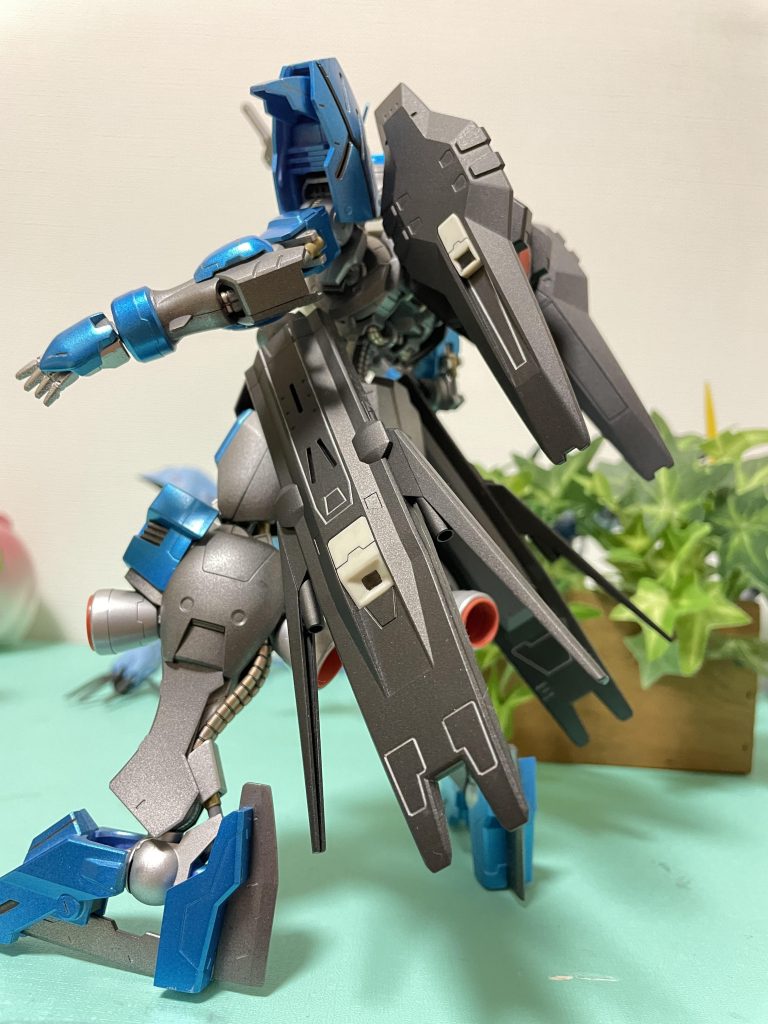 ガンメタ部分はシタデルカラーでこれっきり使ってないです…なかなか手に入らないので💦タミヤエナメルのフラットアルミでスミ入れ