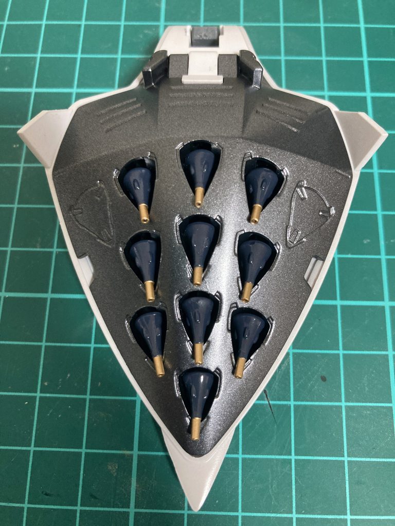 ファンネルたち全ての銃口に穴を開けたけど見えません