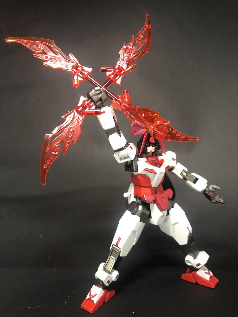 必殺!『火遁・炎刃手裏剣』!!!!火遁・炎刃の術の応用で、4つの炎刃を組み合わせた手裏剣を敵に投げつける術。必殺技を色々試したもののアカネ本人は忍者の末裔であるため、結局手裏剣に落ち着いた。さらに、レッカには強化モードが存在します。それは…まるで鬼の様な姿なのですが…↓