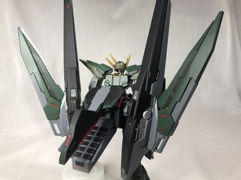 バックショット正面と違い黒が多めGNキャノンの差しシルバーが良い味出してます