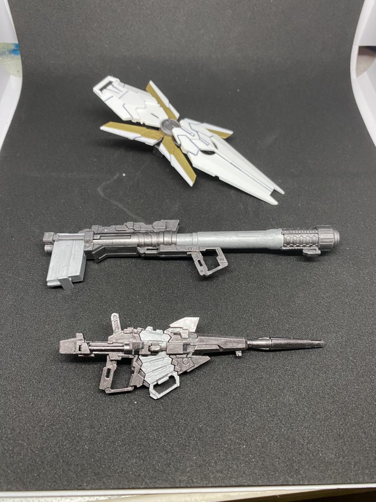 武装は全て色が同じでしたので2色に分けました