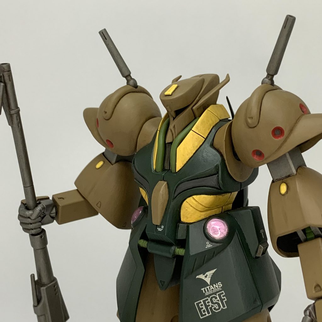 顔を幅詰め。肩幅も狭くして肩位置を上げています。それ以外はキットのまま😅