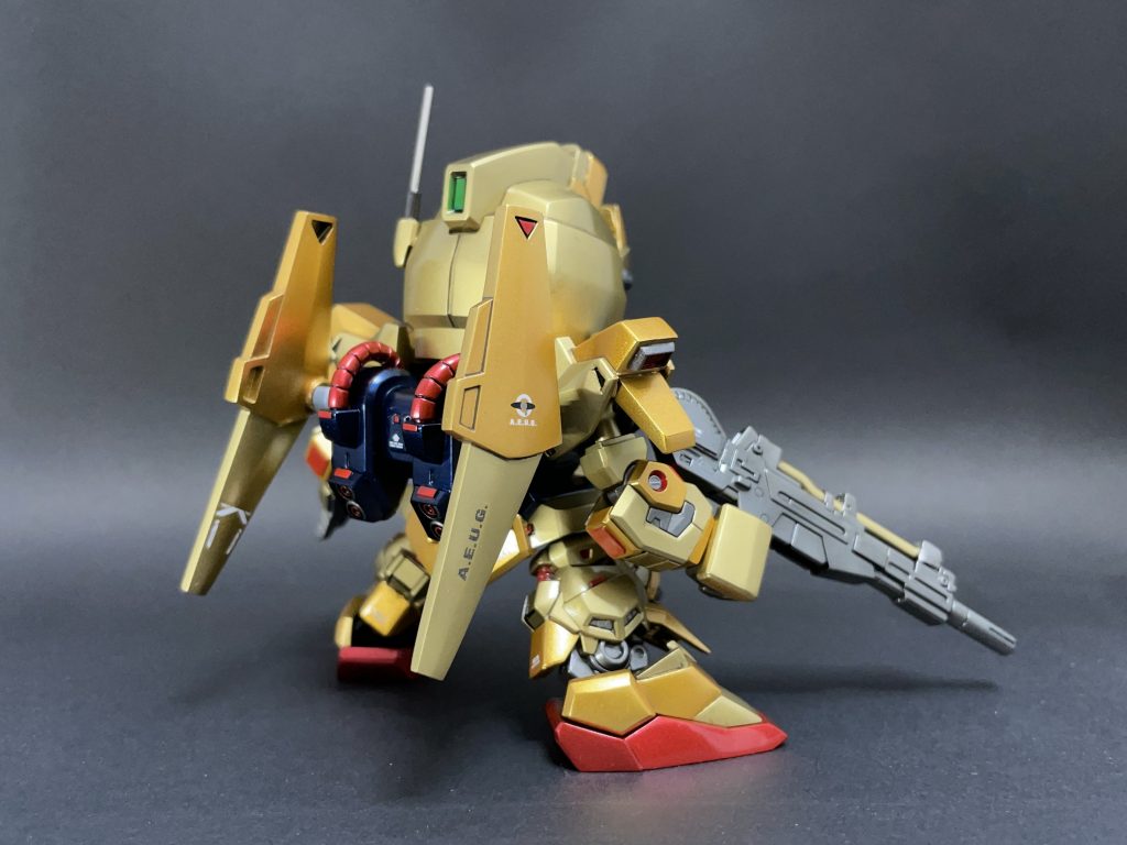 背面。バックパックはGジェネ百式のまんまですが、バインダーはボールデンのジョイントで動かせるようにしました。