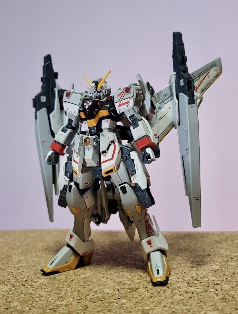 MS形態です。変形ギミックについては前作とあまり変わらないので割愛させて頂きます。ちゃんと解説しなさいよっという声が聞こえましたら改めて投稿しますので気になる方いらっしゃいましたらコメントにてお教えくださるとありがたいです。