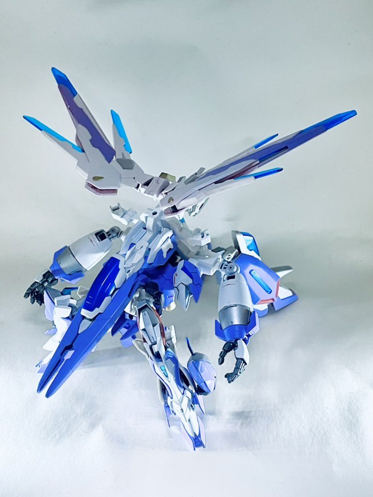 NOVA ARMOR(ノヴァアーマー)いわゆるアーマーの完全自律型支援機の状態です。