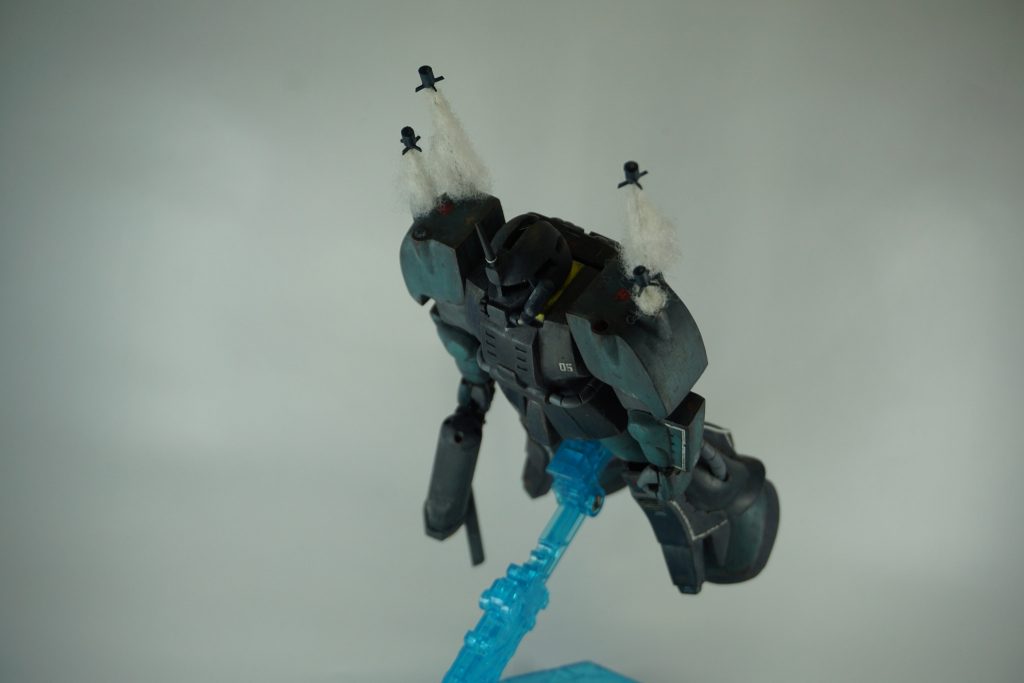 肩部のミサイルは自作して発射形態も再現してみました。