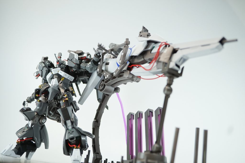 ランチャー発射姿勢グリップを左手で握って撃ちます以下製作写真