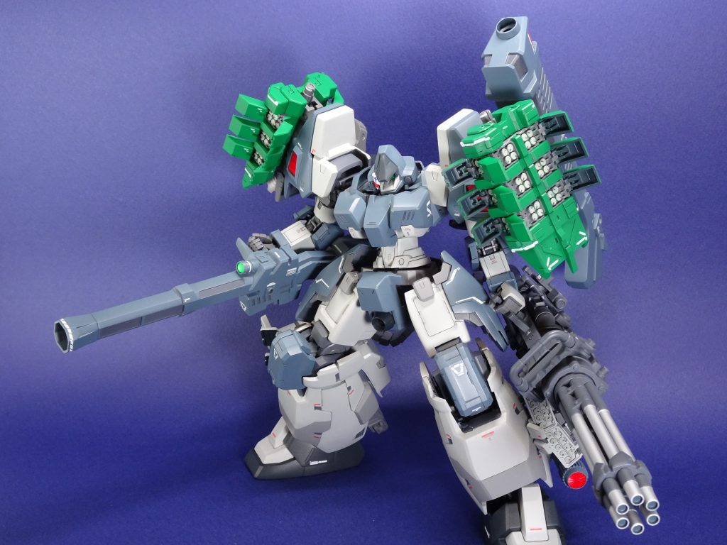 <使用カラー>頭部・胸部・膝他:ブルーグレー(G)フトモモ・スネ等薄いグレー:ニュートラルグレーⅡ(G)スネ等濃いグレー:ニュートラルグレーⅢ(G)関節等フレーム:グレーバイオレット(C)ガトリング:EXダークシーグレー(C)