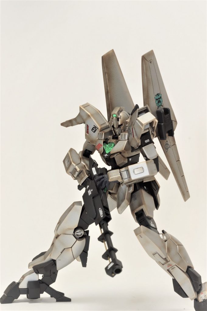 元ネタサイトを見てもらえばわかりますが塗装手順です下地　600番ペーパー→グレサフ1000→1000番ペーパー→ウイノーブラックグラデ　ゴールドNo9→ゴールド・シルバーNo8→シルバー仕上げ　エッジにクリアーブラウン→コートでクリアー・パールホワイト→スーパスムースクリアー見事にグラデが残らず、メリハリを付けようクリアーブラウンを吹き過ぎまだら模様になりました、クリアーで割って少しづつ乗せていくべきでした