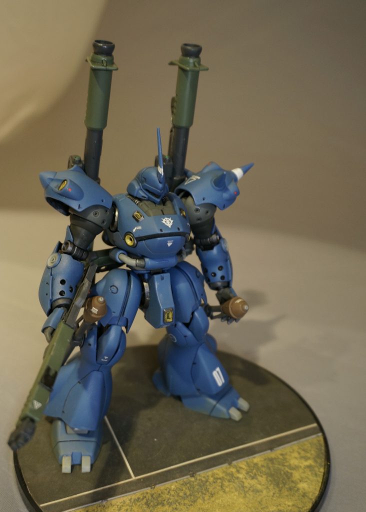 本体よりも、てんこ盛りの武装の合わせ目消し塗装が面倒くさいです(笑折角なので、少しミリタリーテイストのカラーリングにしてみました。