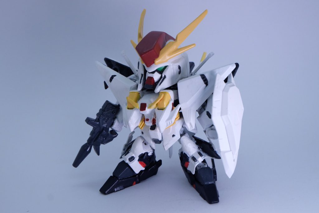 CSフレーム。足が長くてどっしりしてますね。ちらりと覗く胸部のフィンがポイントです。このフィンのおかげで腰がほぼ曲がらなくなったのが大きな誤算。