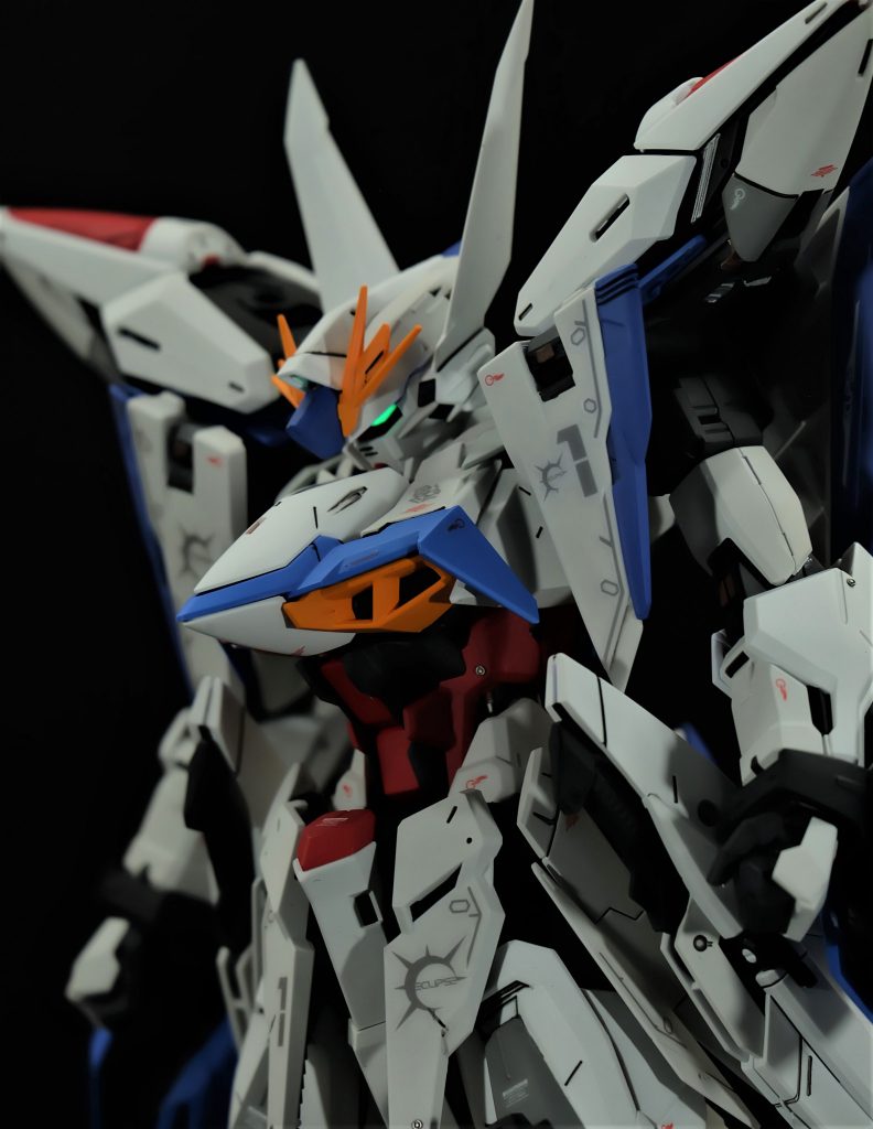 各所の〇ディテールにメタルパーツをぶち込んだ以外は素組。付属のテトロンシールは決して悪い物ではないんですが、デカールに比べるとどうしても厚みが出てしまうので、クリアコートを厚めに施し、最後につや消し。やらないよりかはましにはなったかな～