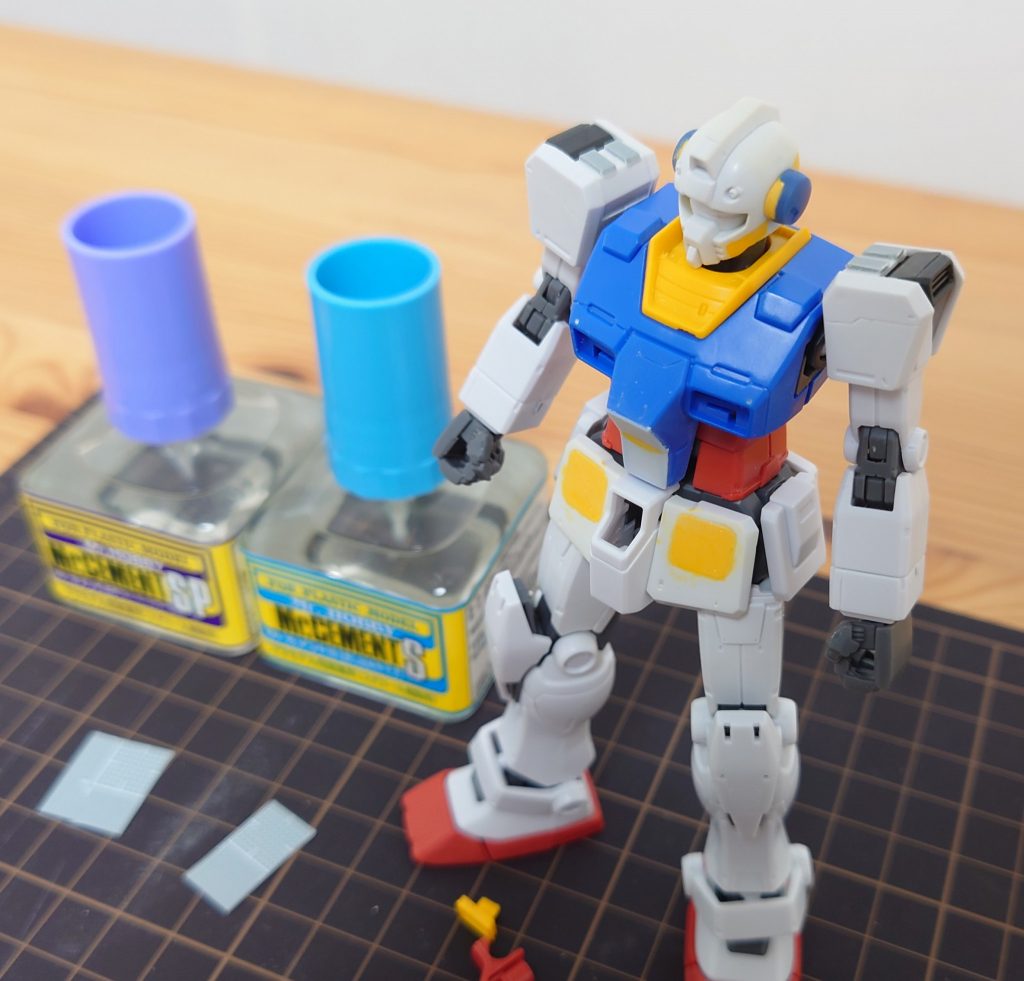 パテ埋めやスジボリ等のディテールアップが完了した塗装前の状態。