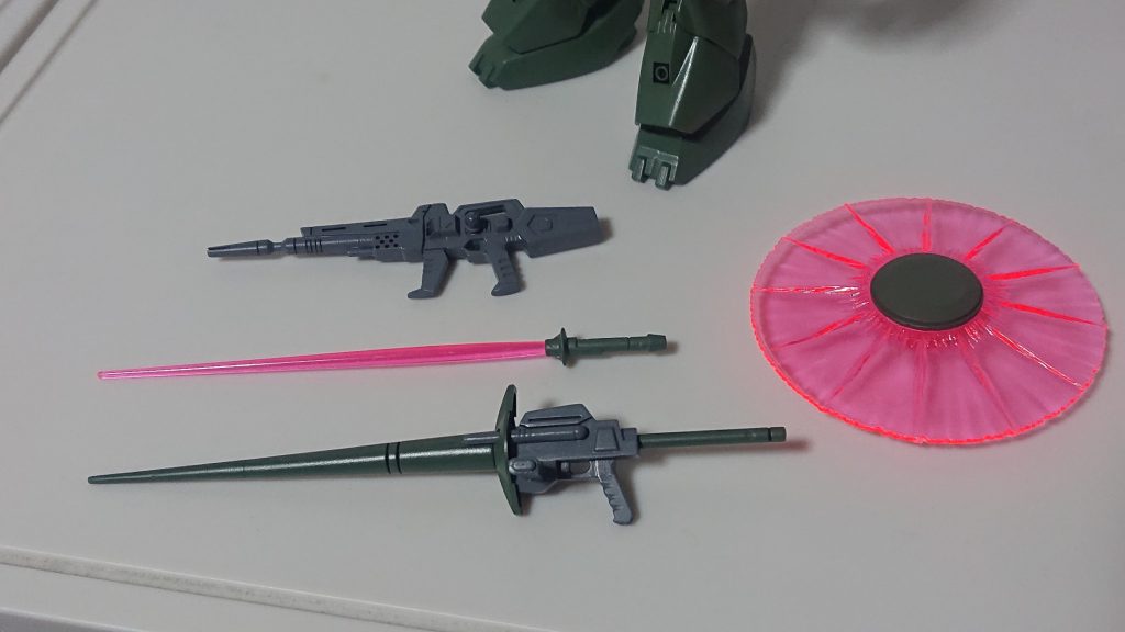 サブウェポンにF90用ビームライフル。好きなんです