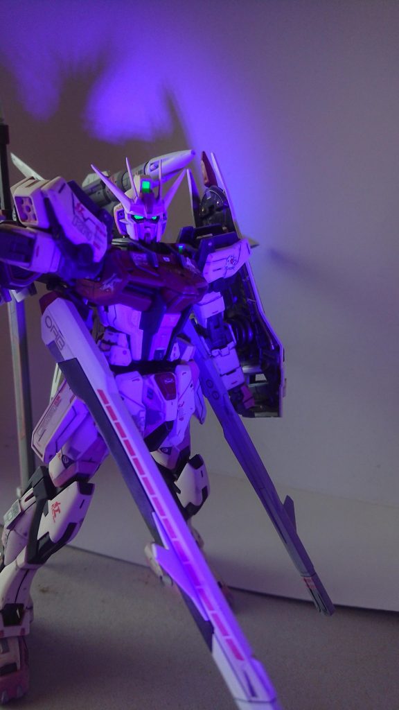 UVライトで照らすと全体的に紫になるの気に入らないけど、、、