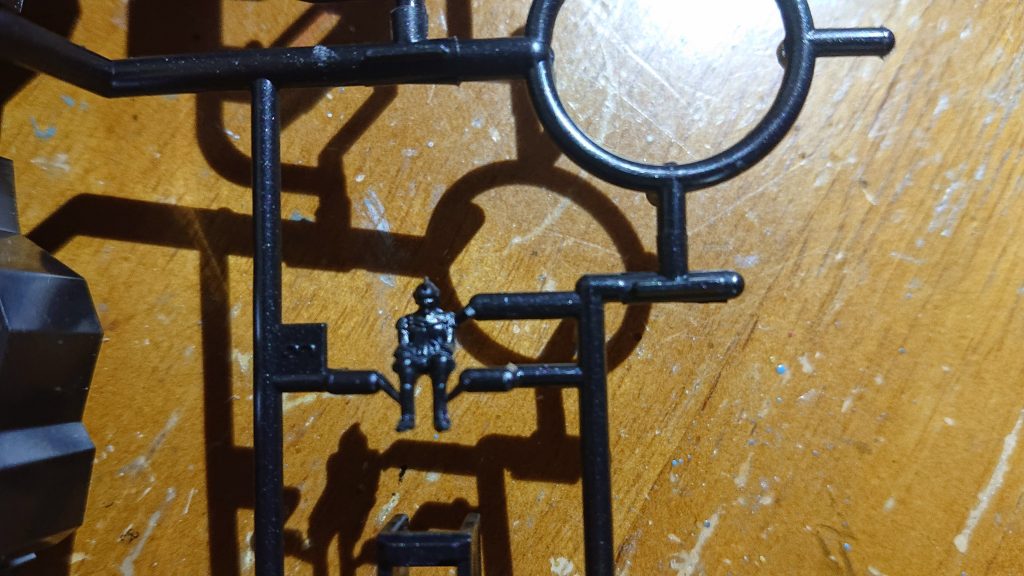 お前…鉄仮面…なのか…？