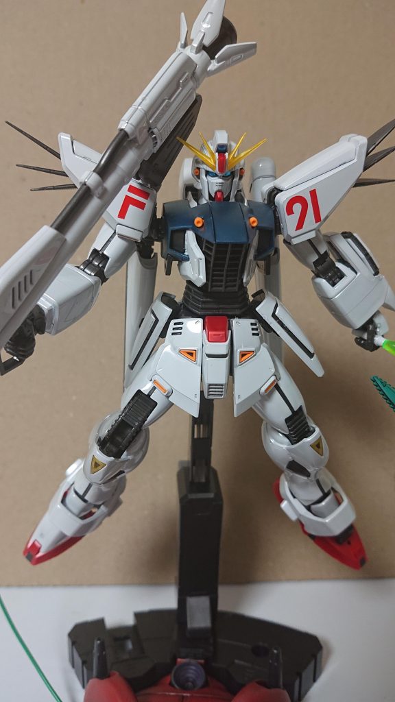 F91パチ組みでこの仕上がり！※左足のパーツはエラー品だった為バンダイに良品と交換してもらってる最中。