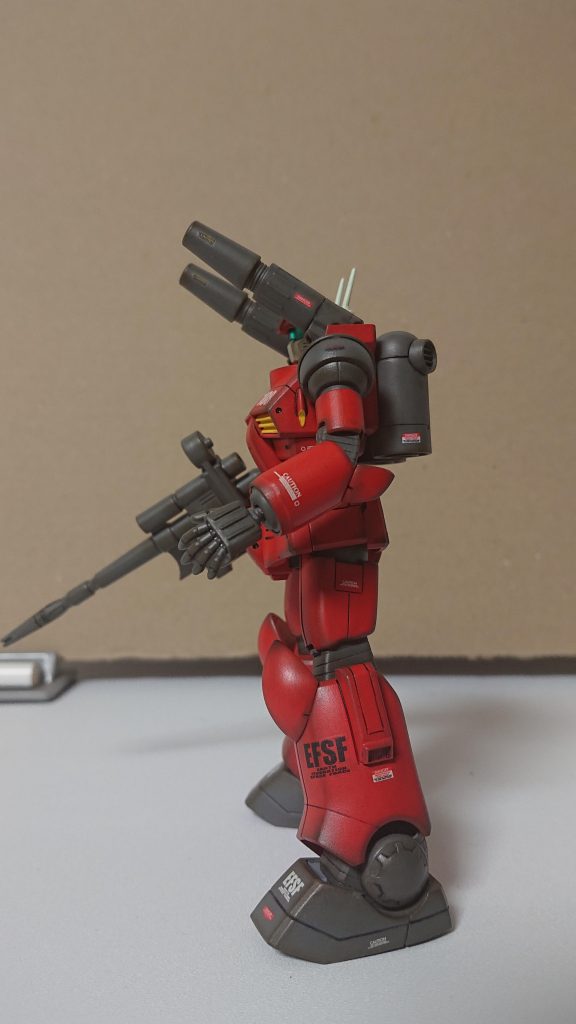よこ足の横にバーニアの改造パーツを追加してます。足の特徴的な地球連邦宇宙軍(EFSF)マークはオリジンガンキャノンを参考にしました。