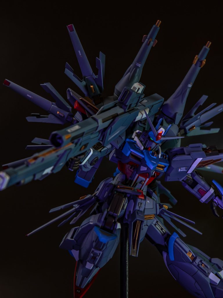 プロヴィデンスガンダムのような威圧感を出せるよう改修