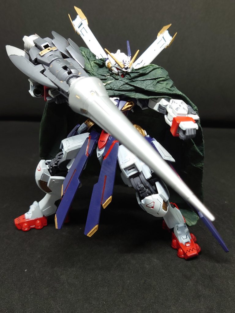 ブーストランサークロスボーンガンダムX2のショットランサーをモチーフに制作された武装。ランスは打ち出せないが使用しているパーツがジンクス3のGNランスのためビームバルカンが使用できる。ランスに推進装置を取り付けたものであり高い推進力により一直線に戦陣を突破できるほどの代物であるが止まれない欠陥が残ったままであった。