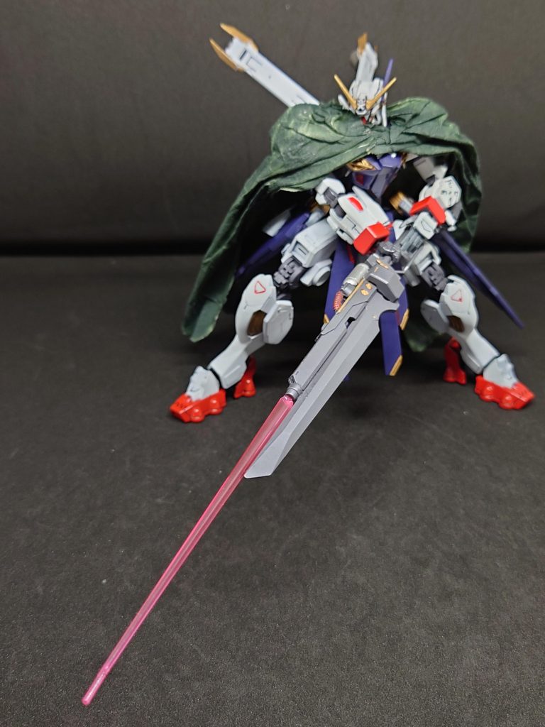 マサムネ・スラッシャークロスボーンガンダムX3のムラマサ・ブラスターをモチーフに製作された武装。ディスティニーのアロンダイトを軸に実体刃を移植ビームサーベルを組み込んだ。ムラマサ・ブラスターは射撃も可能な武装だがマサムネ・スラッシャーは射撃が不可能でありサーベル展開はできリーチを変えながら戦えるトリッキーなものに仕上がった。しかしサーベル展開は時限式であり30秒で再展開までは時間がかかる