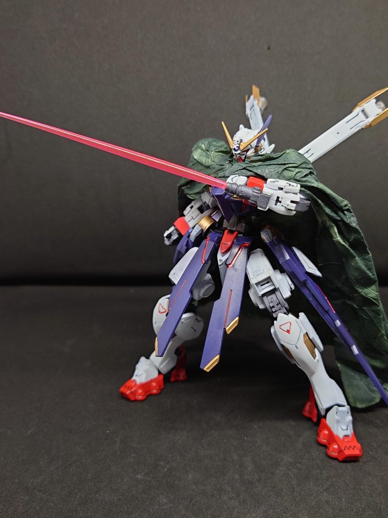 搭載型ビームサーベル左腕に搭載されたビームサーベル。補助武装でありこれと言って特徴がないが取り回しやすく相手の不意を付きやすい