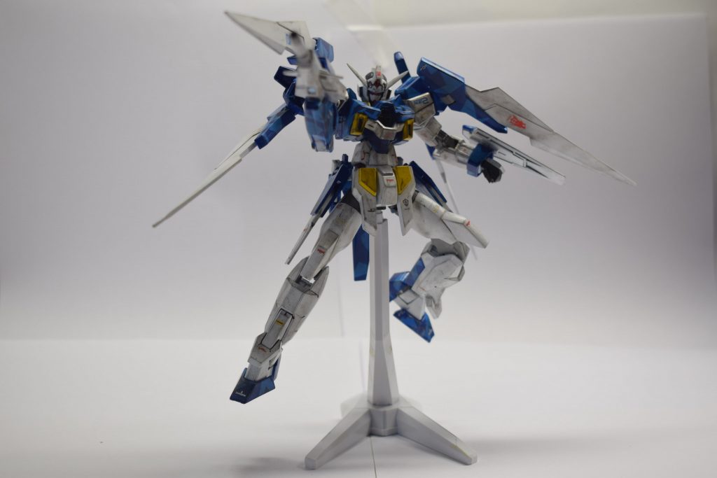 射撃ポーズ。スーパーパイロットが乗ってるんできっと百発百中ですね。