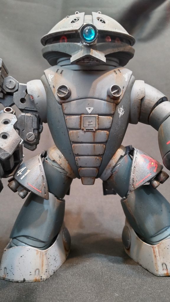 コックピットハッチは深海の水圧に耐えられる様にカスタムされてます