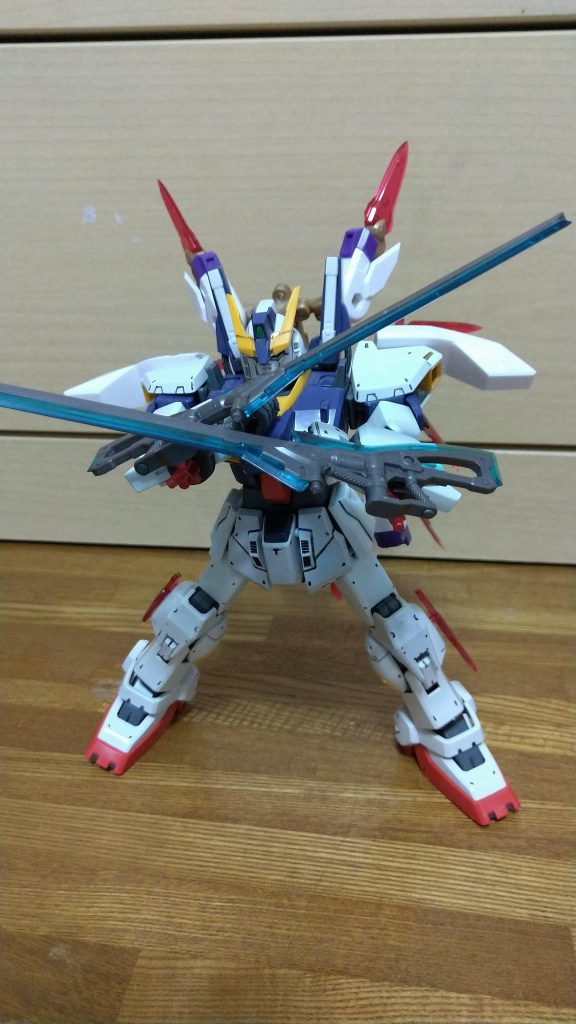 さらに、ベリルショットランチャーに装備されているビーム刃は通常の接近戦として使えるのは勿論、最大出力ではビーム刃を飛ばすことが出来、Iフィールドを無視して相手を切断可能という、とんでもない兵器だった。さらに、期待各所に装備されているサイコブレードはサイコ・フレームにより性能が向上。パイロットのニュータイプ能力次第ではあるが、飛ばしたサイコブレードによる精密なピンポイント斬撃が可能とまで言われていた。しかし、機体が完成した頃に戦争が早期終結した為、この機体が実戦に出る事はなく、追加装備は解体。ガンダムMk-Ⅱは再び仕舞い込まれるのであった……。 以下、サイドストーリー……。本当はこれがやりたくてこの機体を作ったと言っても過言では無かったりしますww