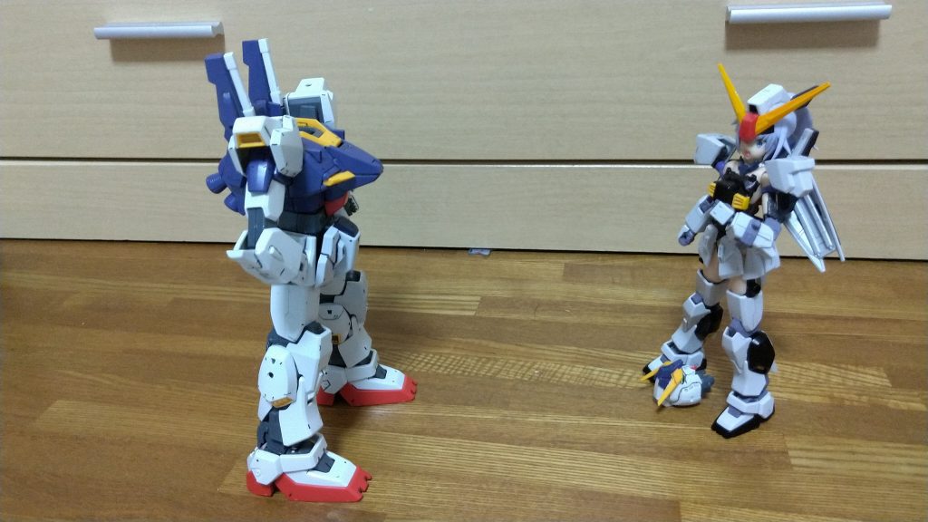 Mk-Ⅱちゃん「お兄ちゃんっ!?なんで生きてるのっ!?」兄「たたがメインカメラをやられただけだっ!それよりも、兄の為に泣いてくれるとは可愛い妹だな!」