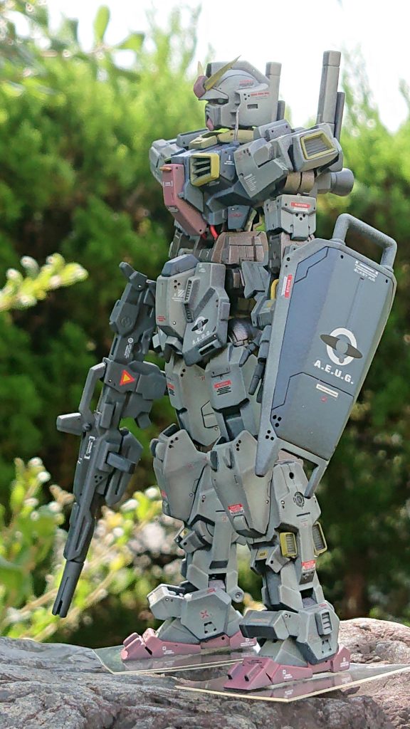 今回基本のカラーは現用米海軍機用カラーガルグレーを中心にMK-2エゥーゴカラーに混ぜながら兵器っぽいカラーにしたつもりです😙。