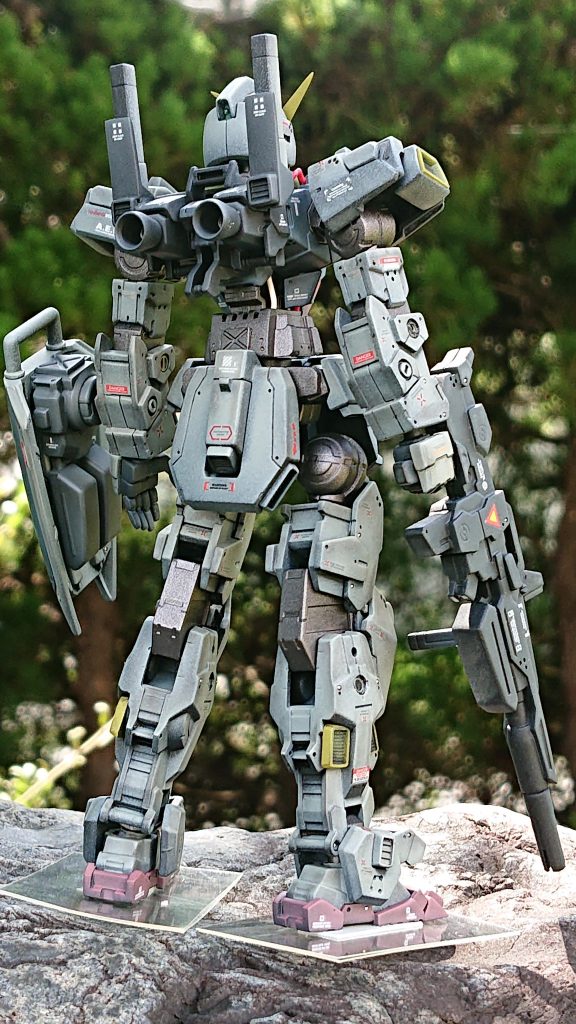 まさか今回30MMのイベントがあるなんて知るよしもなかったので本体のハードポイントは盾意外全て埋めてしまいました😱。背中と肘、膝は接着してないのでそこだけは交換出来ますが…仕方ないです😩。