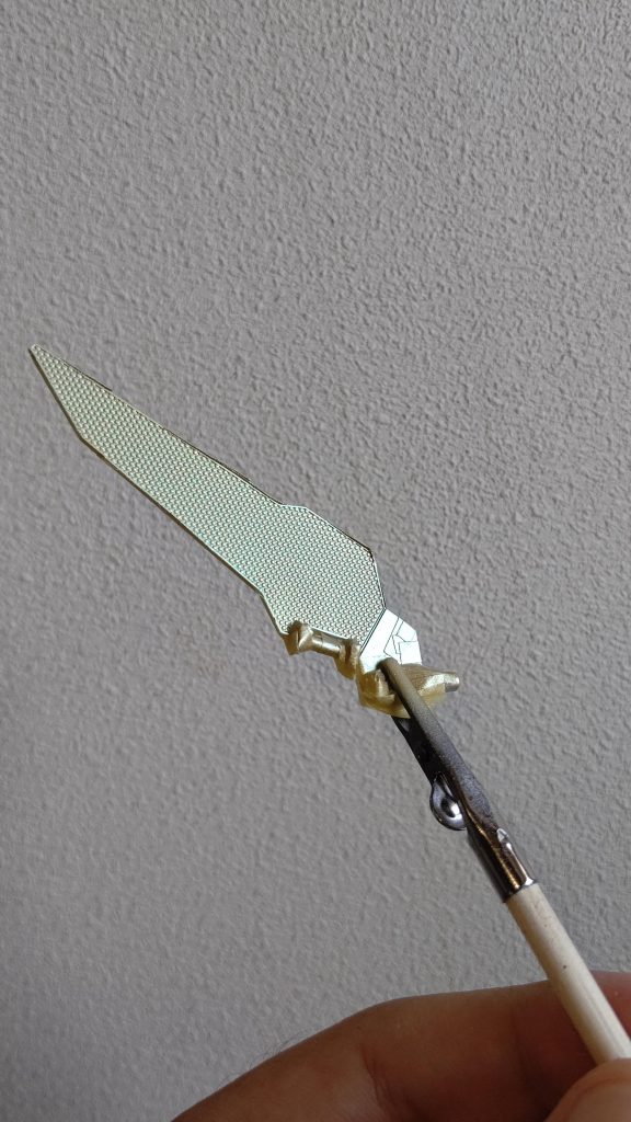 一番気に入ってる部分Mr.hobbyのブルーゴールドを下に、トルマリングリーンで偏光。ここは完璧