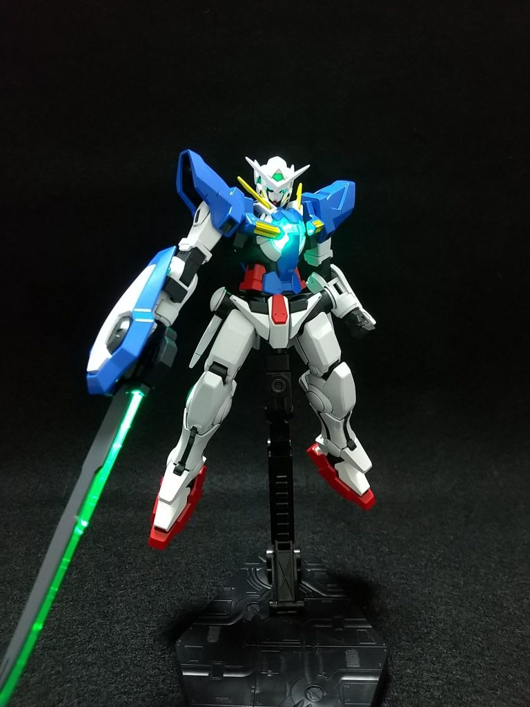 電源内蔵だとコードに邪魔されないのでポージングもしやすいです。