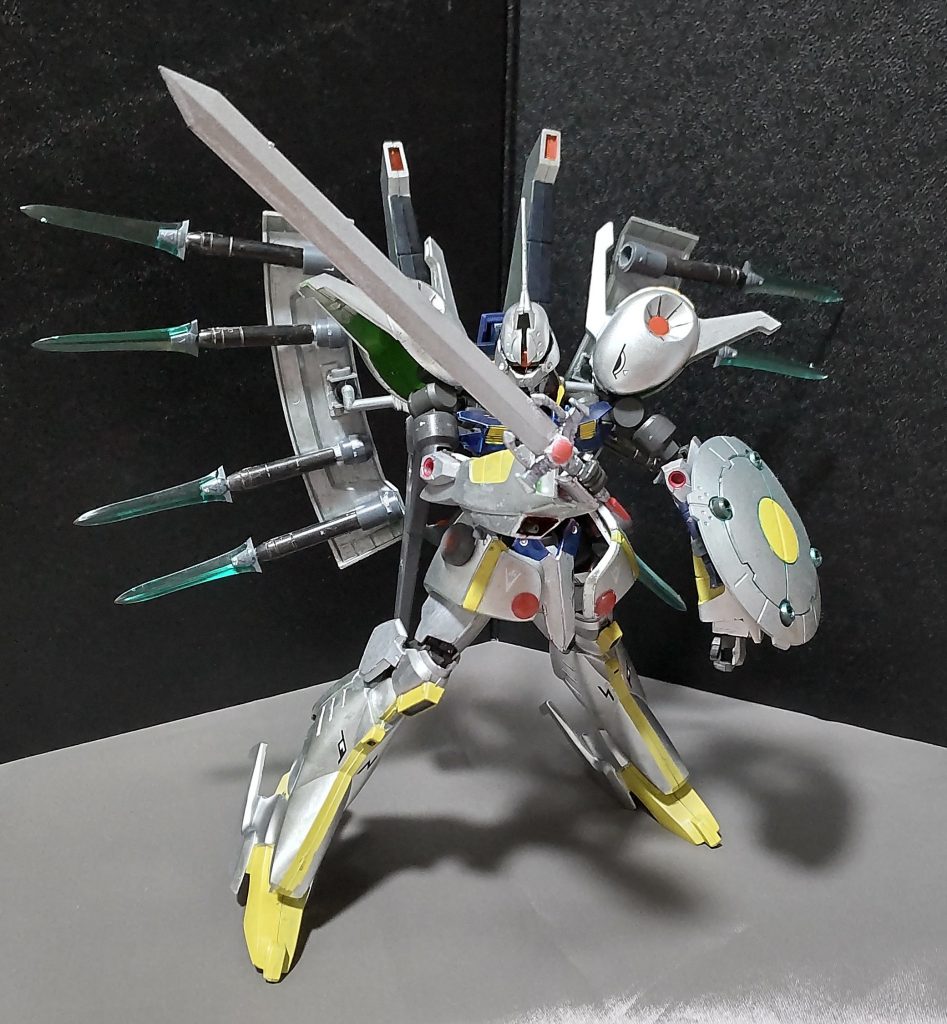 オプション武器として、ロングソードを装備する事で、鉄血感を出させます。