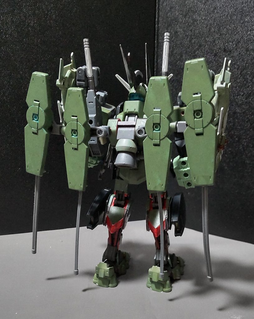 リアビュー・バックパック4枚のブースターの下部分に飾りを追加。※フェネクスのアレを意識してます